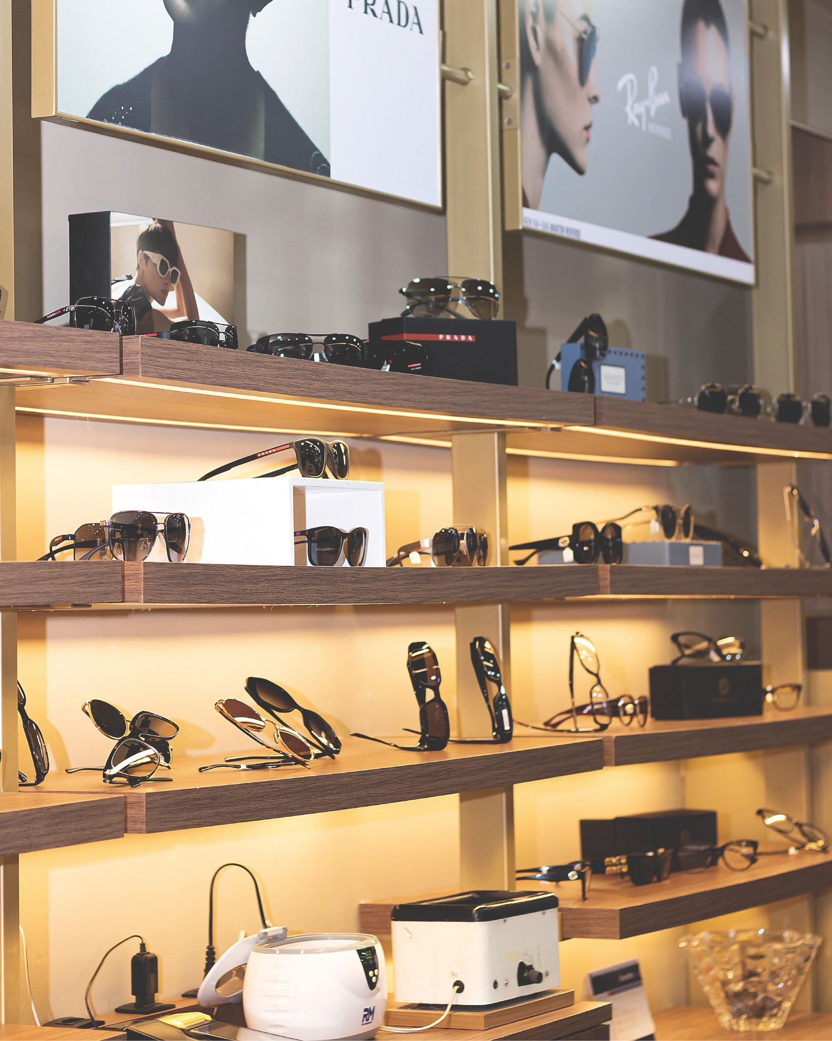 Interior da loja Optical Express